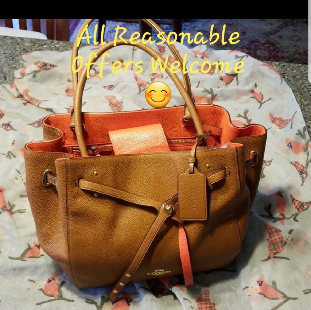 😍MAKE AN OFFER!! COACH DISCONTINUED PURSE 💖
